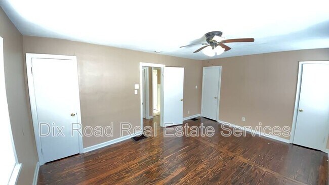 Building Photo - 344 W Parkwood Dr