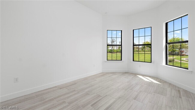 Building Photo - 1905 Fresno Ave