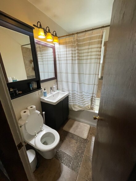 Bathroom - 44 Augustus Ave