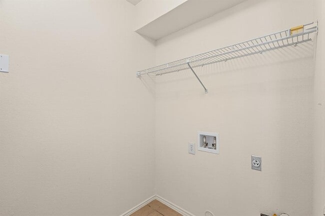 Building Photo - 16031 Fitchburg Cir