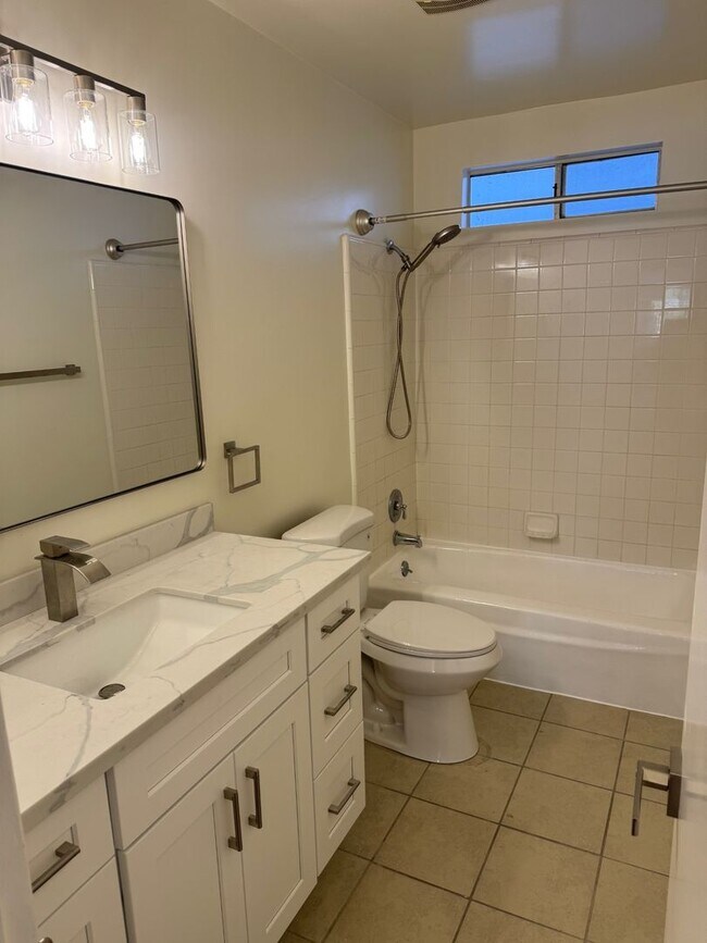 Building Photo - 618 Orlando Ave