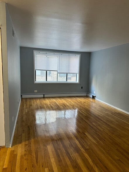 Building Photo - 1515 W Morse Ave