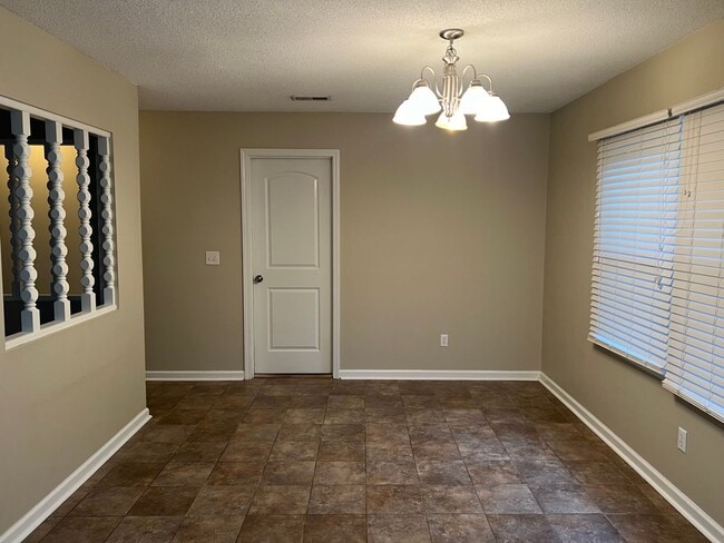 Building Photo - 103 Chickasaw Rd