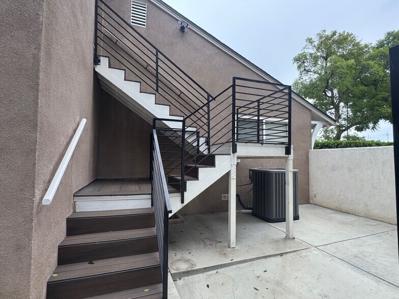 Building Photo - 16357 Vintage St