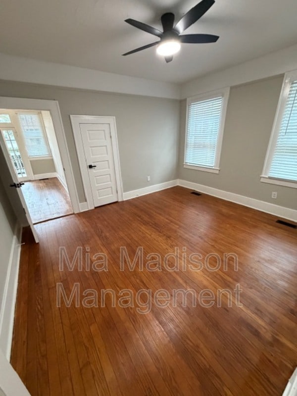 Building Photo - 801 E 39th St