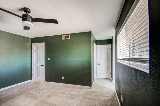 Building Photo - 7761 N 19th Dr