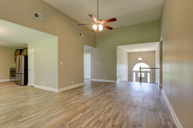Building Photo - 1121 Cardinal Creek Dr