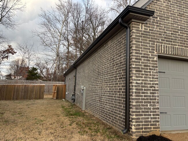 Building Photo - 9986 Messana St