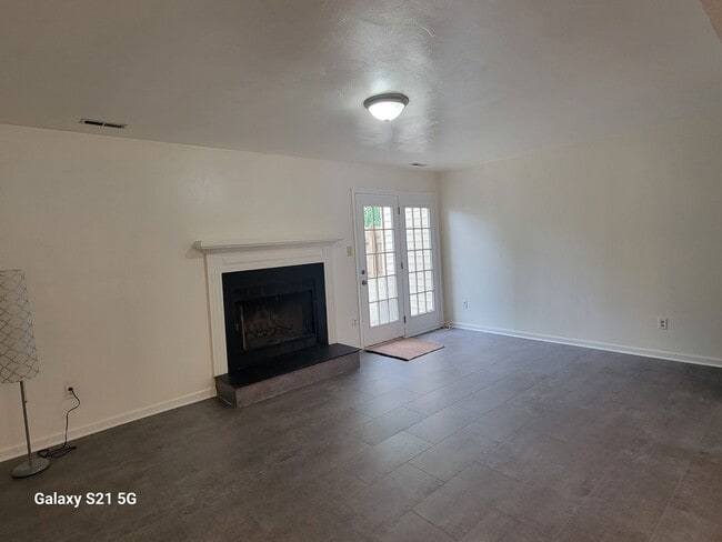 Building Photo - Updated 3BR Home in Virginia Beach – New HVAC, New Carpet & Washer/Dryer Included!