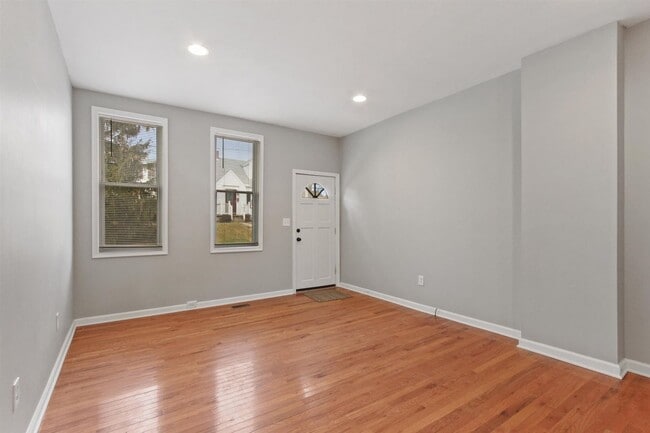 Building Photo - Coming Soon - Beautiful 3 Bedroom, 2 Bath ...