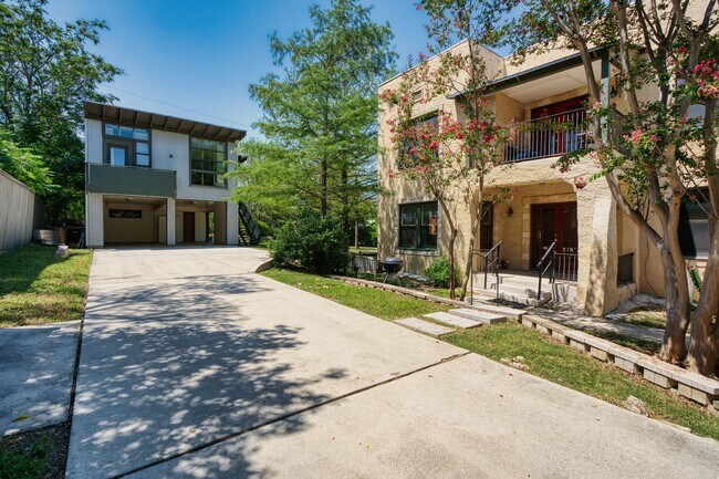 Building Photo - 526 Pershing Ave