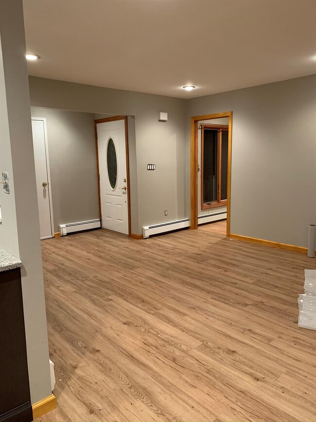 Building Photo - 3 Park Woods Ln