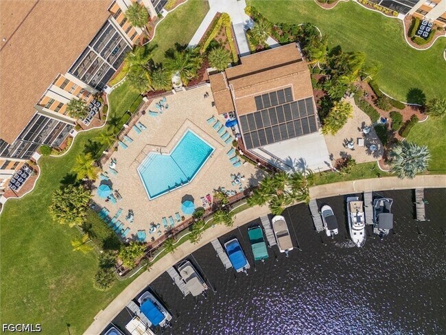 Building Photo - 16200 Bay Pointe Blvd