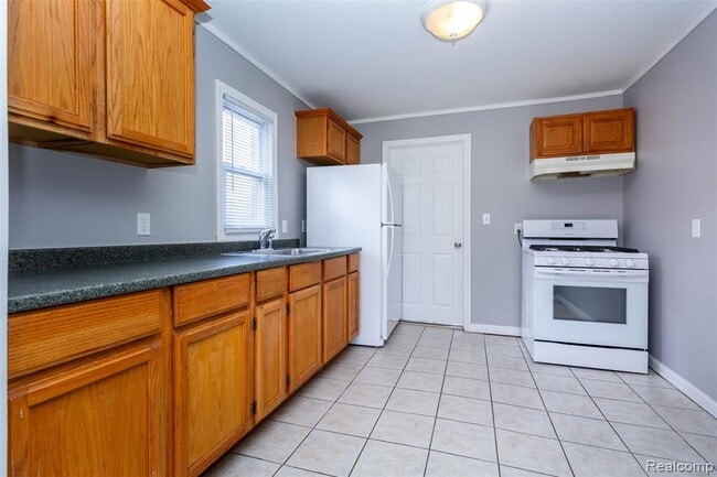 Building Photo - 9712 Cherokee St