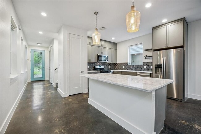 Building Photo - 1224 Eleanor St