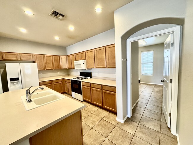 Building Photo - 43330 Lindgren Dr