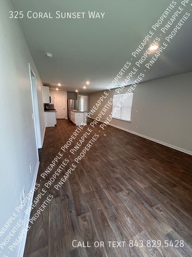 Building Photo - 325 Coral Sunset Wy