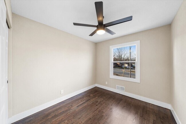 Building Photo - 4621 Mersington Ave