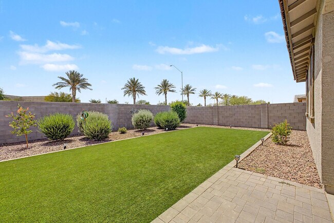 Building Photo - 35455 W Cartegna Ln