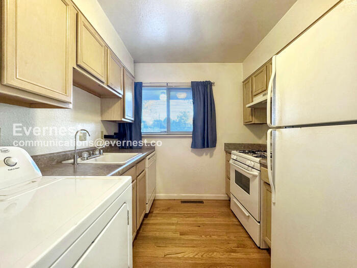 Building Photo - 8023 Wolff St