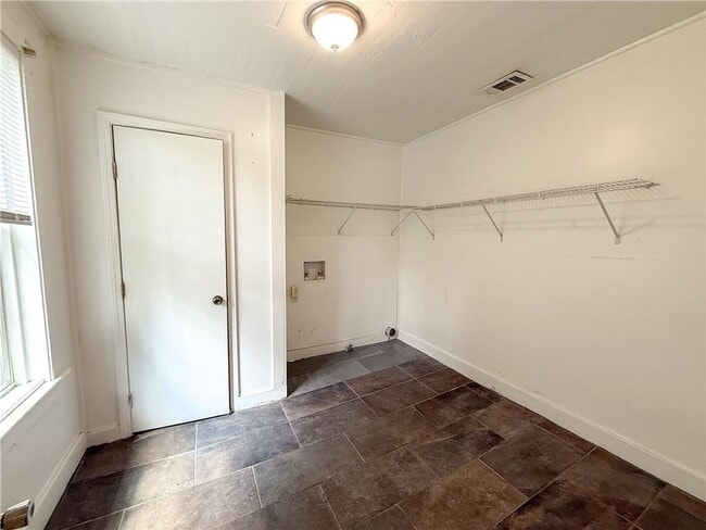 Building Photo - 63 Macks St