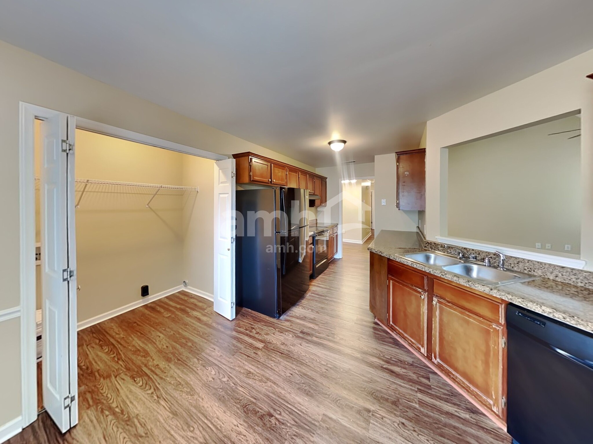 Building Photo - 1578 Laurel Ledge Dr