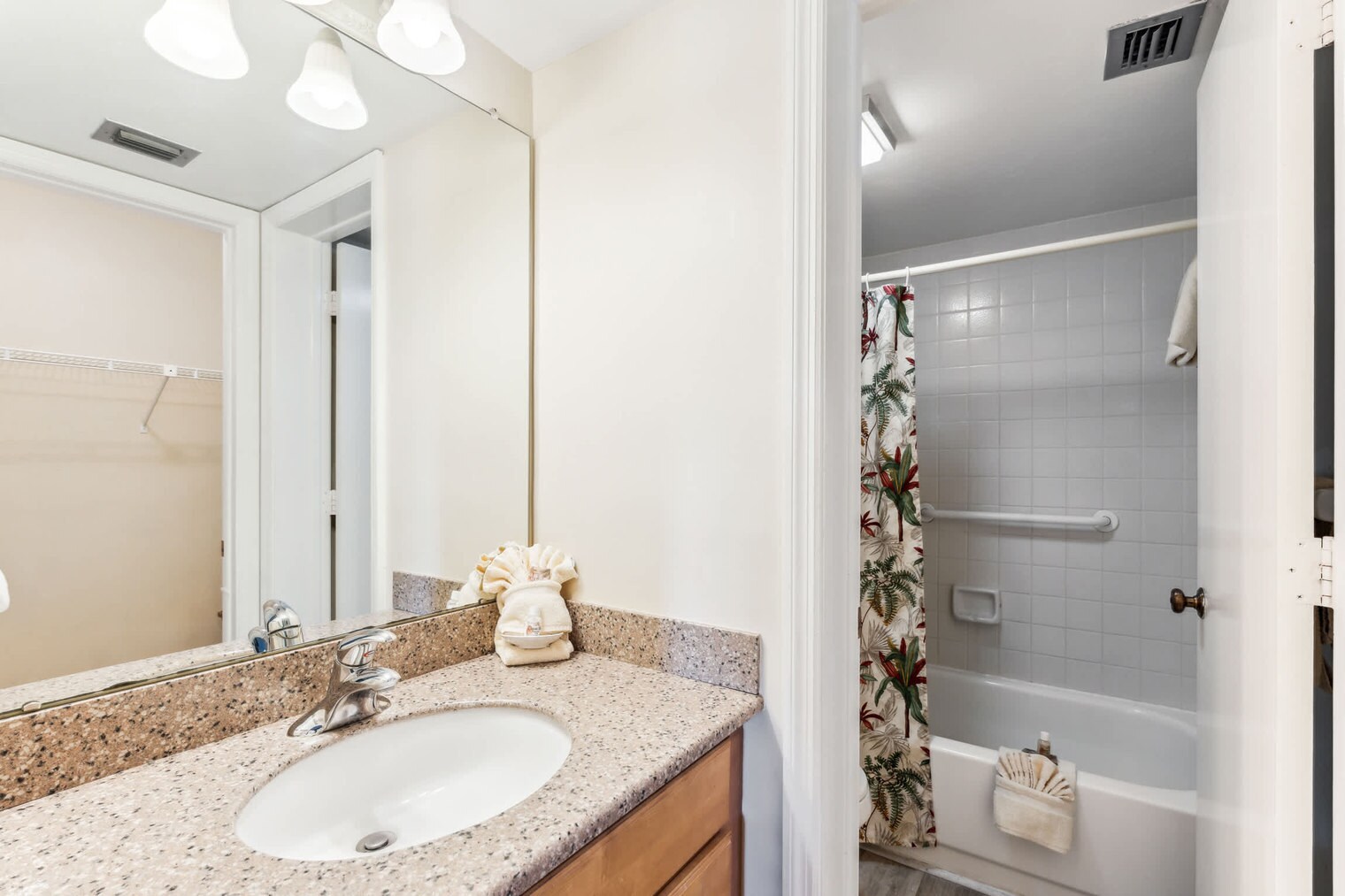 Building Photo - 600 Neapolitan Way