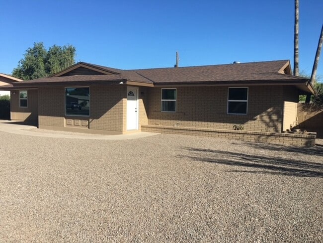 Building Photo - 5-Bedroom Tempe Home with Private Pool near ASU