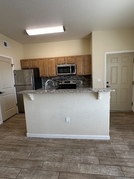 Building Photo - 430 W Pikes Peak Ave