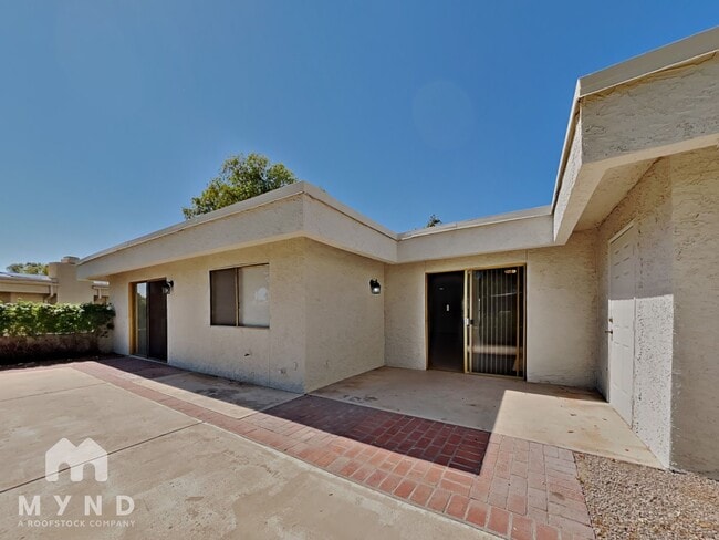 Building Photo - 8176 E Del Cuarzo Dr
