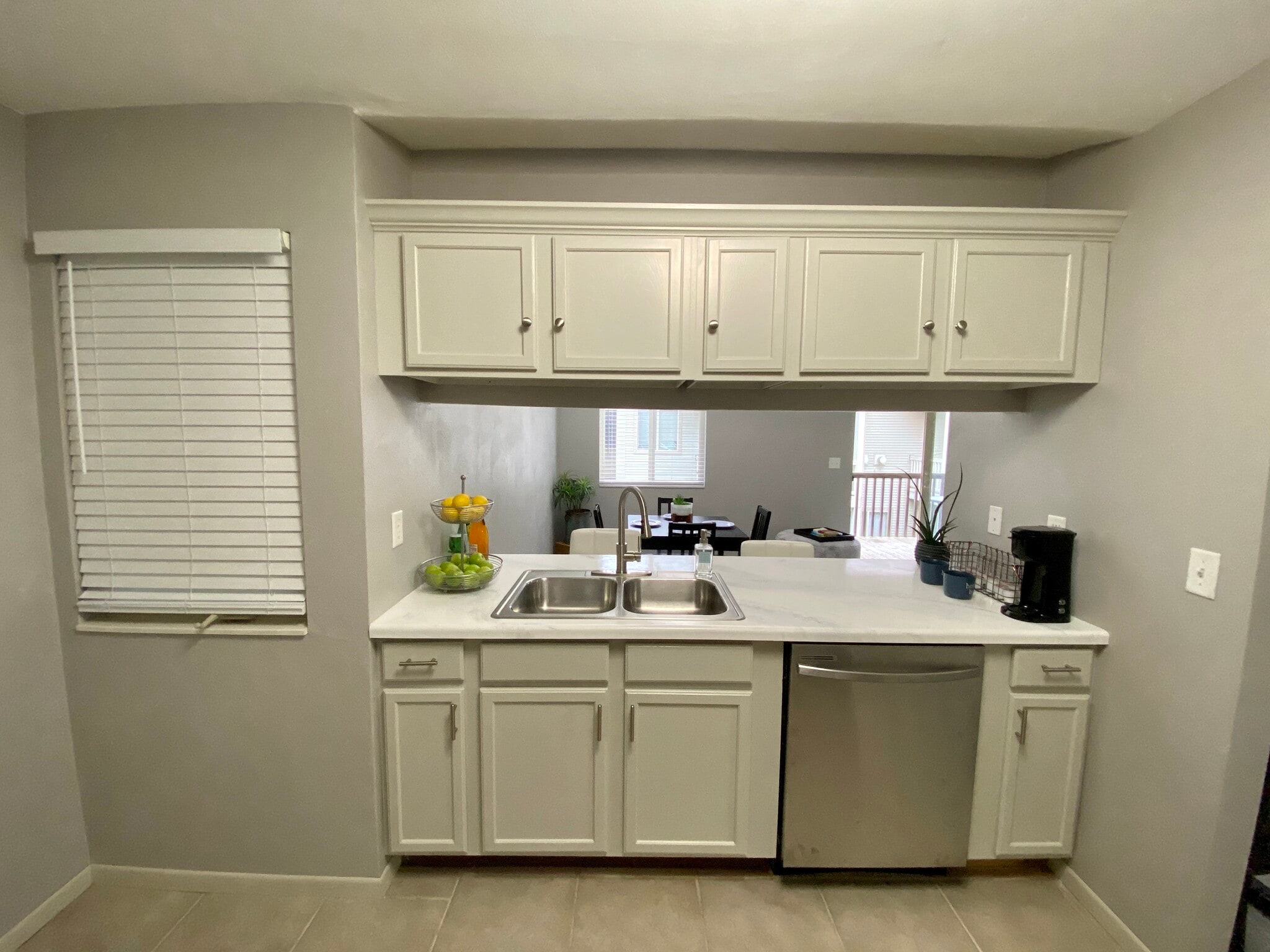 Building Photo - 1050 Minns Dr