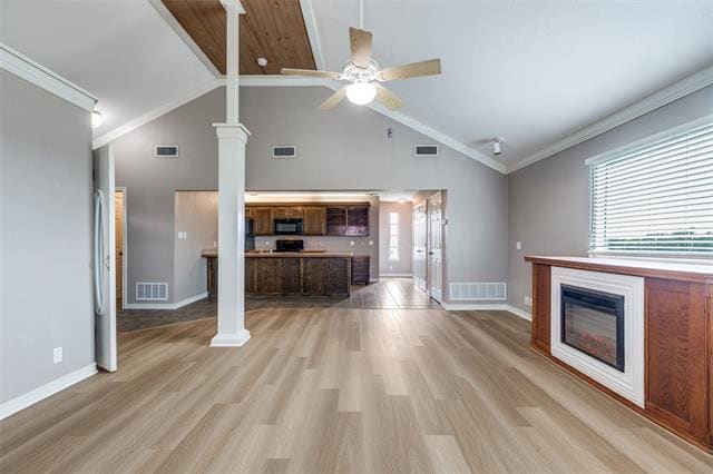 Building Photo - 5675 4 Seasons Ln