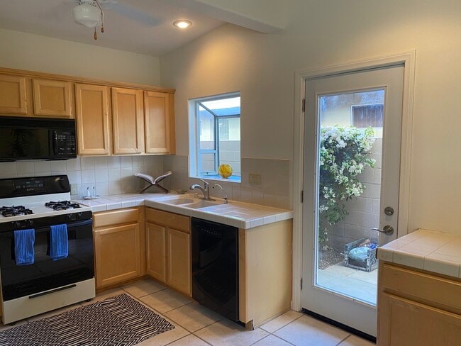 Building Photo - 76829 Iroquois Dr