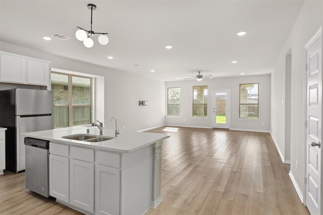 Building Photo - 2410 Table Rock Ct
