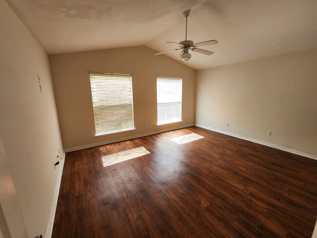 Building Photo - 5572 Pleasant Pines Ct
