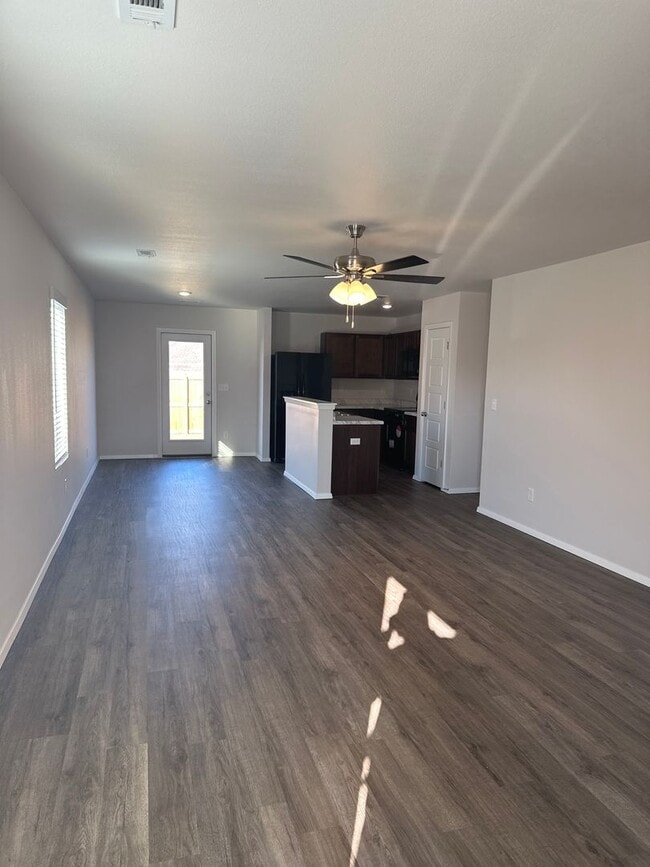 Building Photo - *Pre-leasing* Three Bedroom | Two Bath Home in Barberry Court