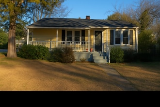 Building Photo - 802 S Bonham Rd