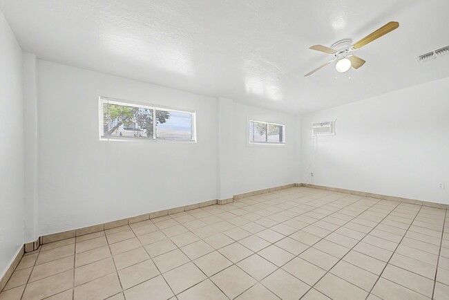 Building Photo - 3 bedroom home!