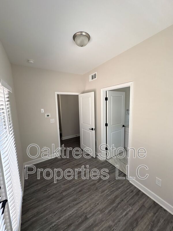 Building Photo - 2591 Ocean Dr NW
