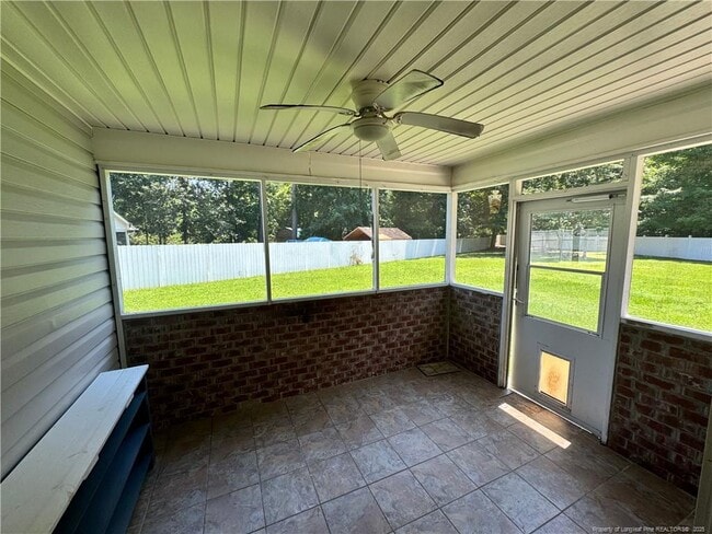 Building Photo - 130 Hosta Dr
