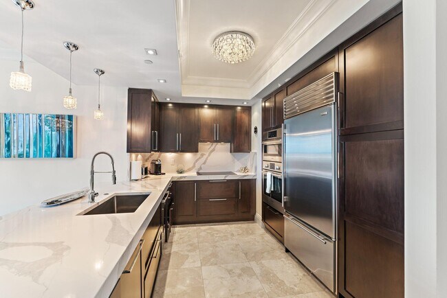 Building Photo - 2700 N Ocean Dr