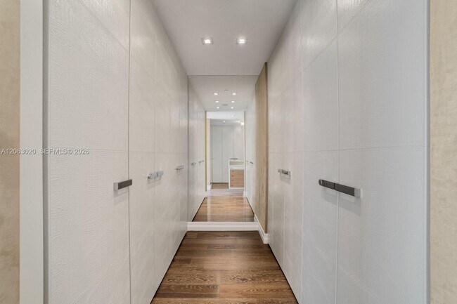 Building Photo - 17749 Collins Ave