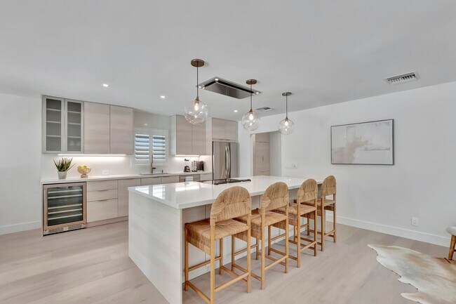 Building Photo - 530 NW 14th St