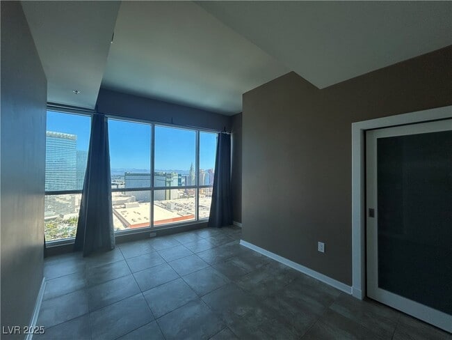 Building Photo - 4575 Dean Martin Dr