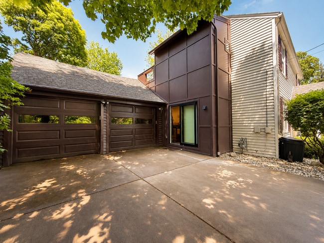 Building Photo - 309 Wesley St