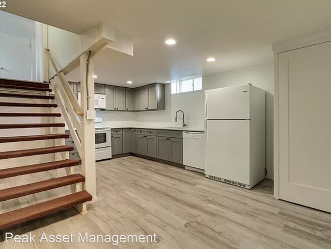 Building Photo - 4 br, 2 bath House - 7740 SE Flavel St