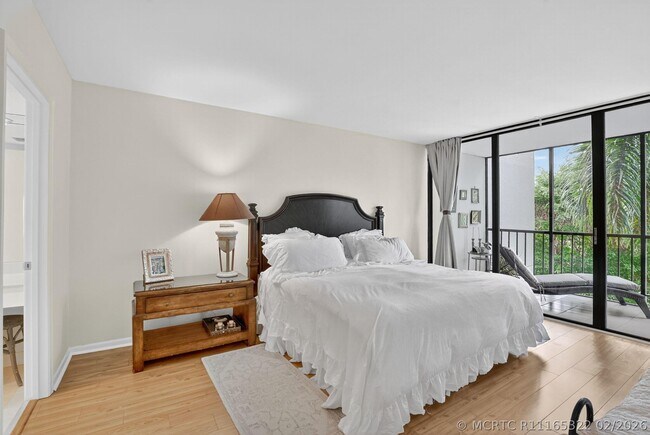 Building Photo - 6805 Willow Wood Dr