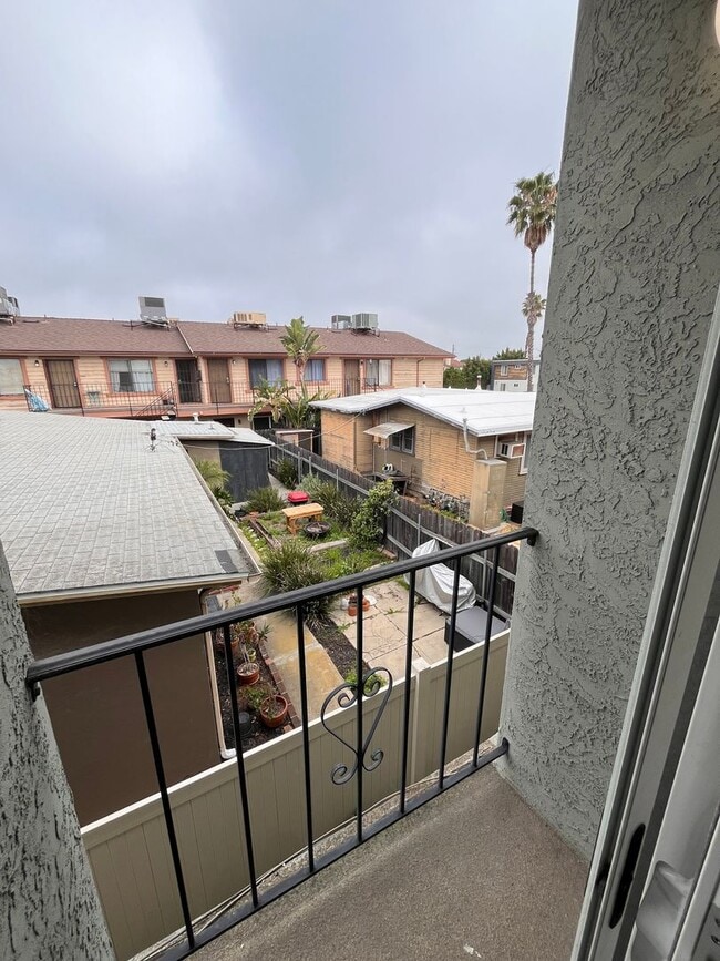 Building Photo - M76 - Rego