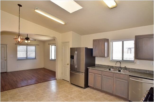 Building Photo - 14325 Island Point Dr