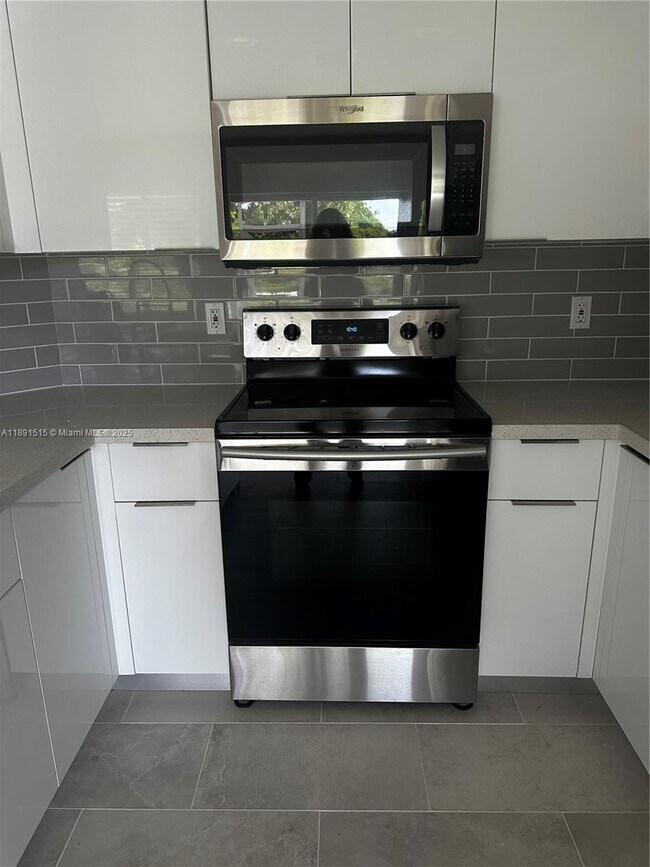 Building Photo - 549 NW 208th Way